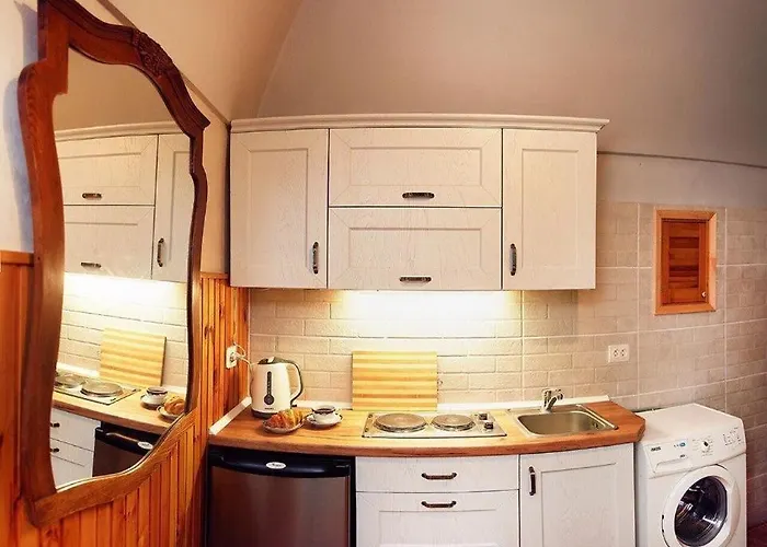 площа ринок, центр по вул вірменська 29 Apartman